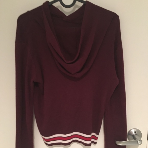 Maroon long sleeved shirt with hood - Picture 4 of 4